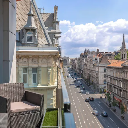 Nh Collection Center 4* Budapesta