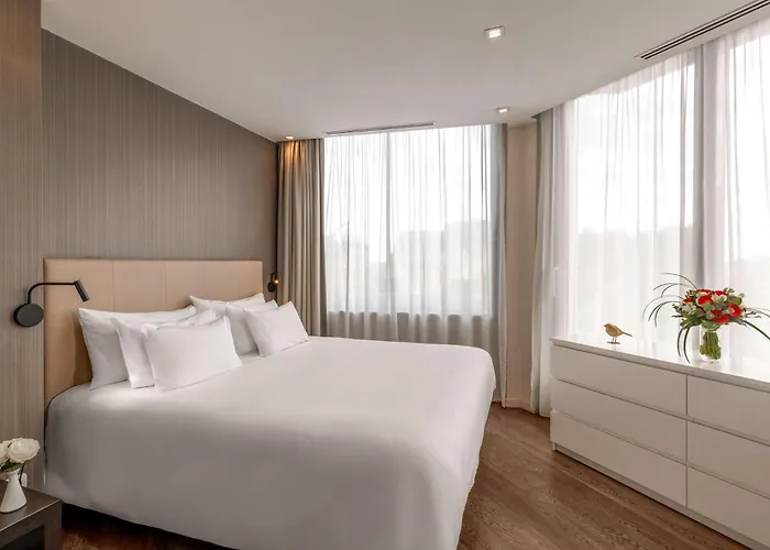 Nh Collection Center Отель 4*