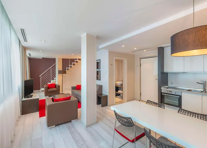 Отель Nh Collection Center