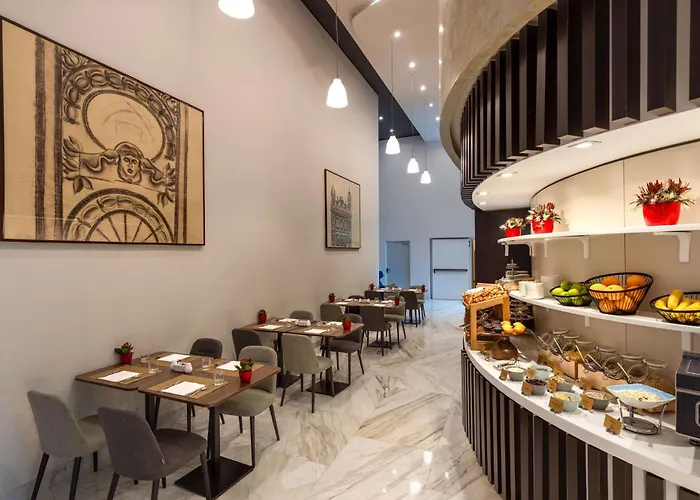 Отель Nh Collection Center