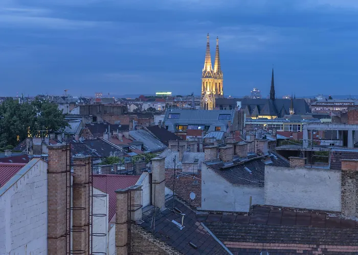 Отель Nh Collection Center