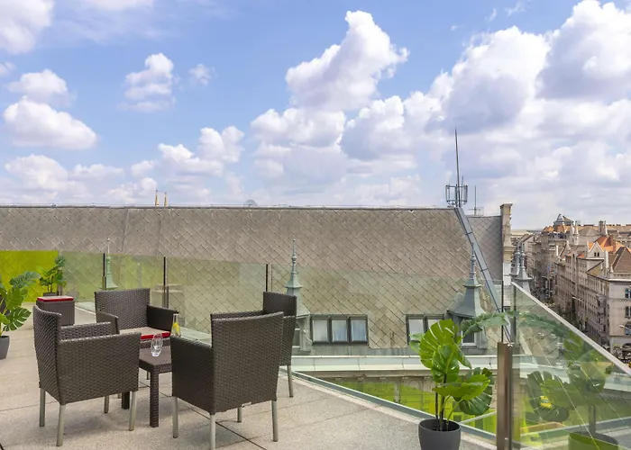 Отель Nh Collection Center