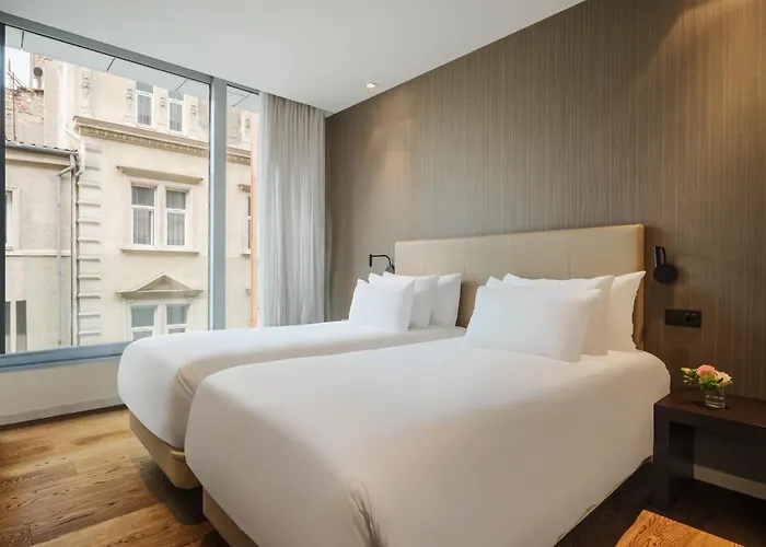 Nh Collection Center Hotell 4*